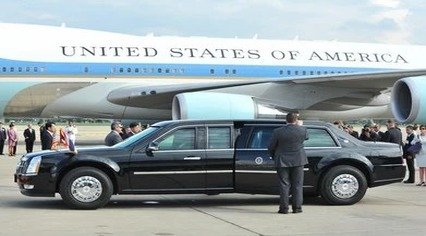 LGA Limo Service 2 A black limousine parked in front of Air Force One, symbolizing high-security VIP transportation with a professional security escort.