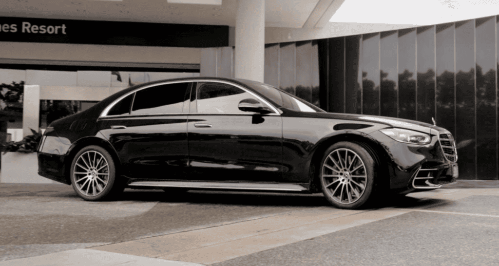 Luxurious black town car parked in Nassau County, providing premium town car service for business and leisure travel.