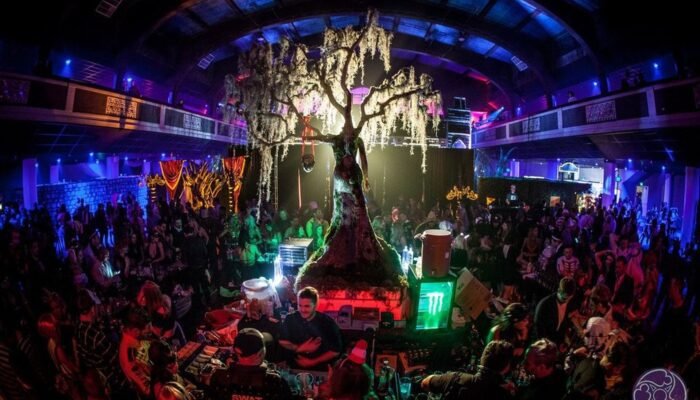 Get Spooked in Style With Epic Halloween Limo Journeys in NYC 1 Maxim Halloween Hero Image | NYC Limo Service
