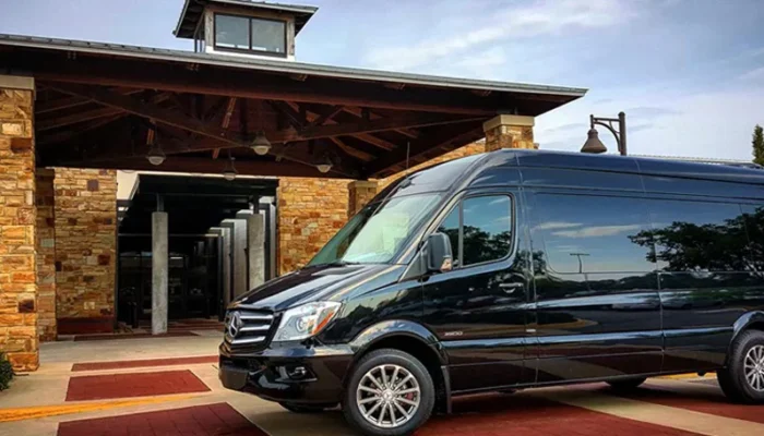 Pros and Cons of Different Modes of Transportation in NYC 3 transfer bus | NYC Limo Service